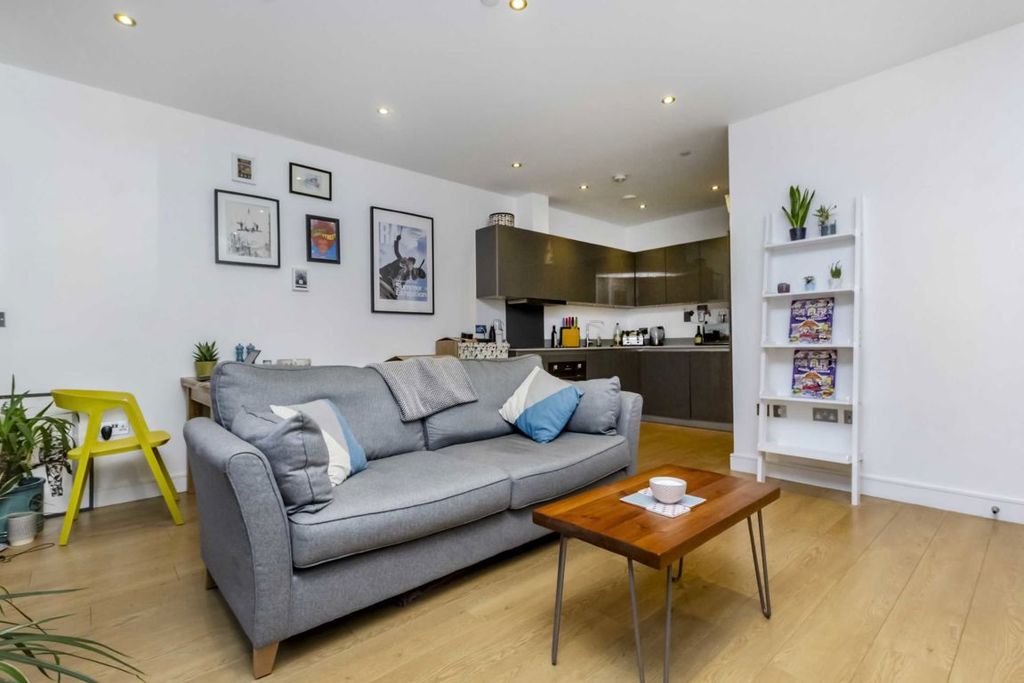 Property photo 2 of 5