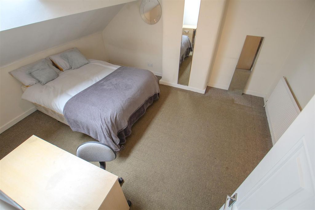 Property photo 3 of 7 B3.Jpg