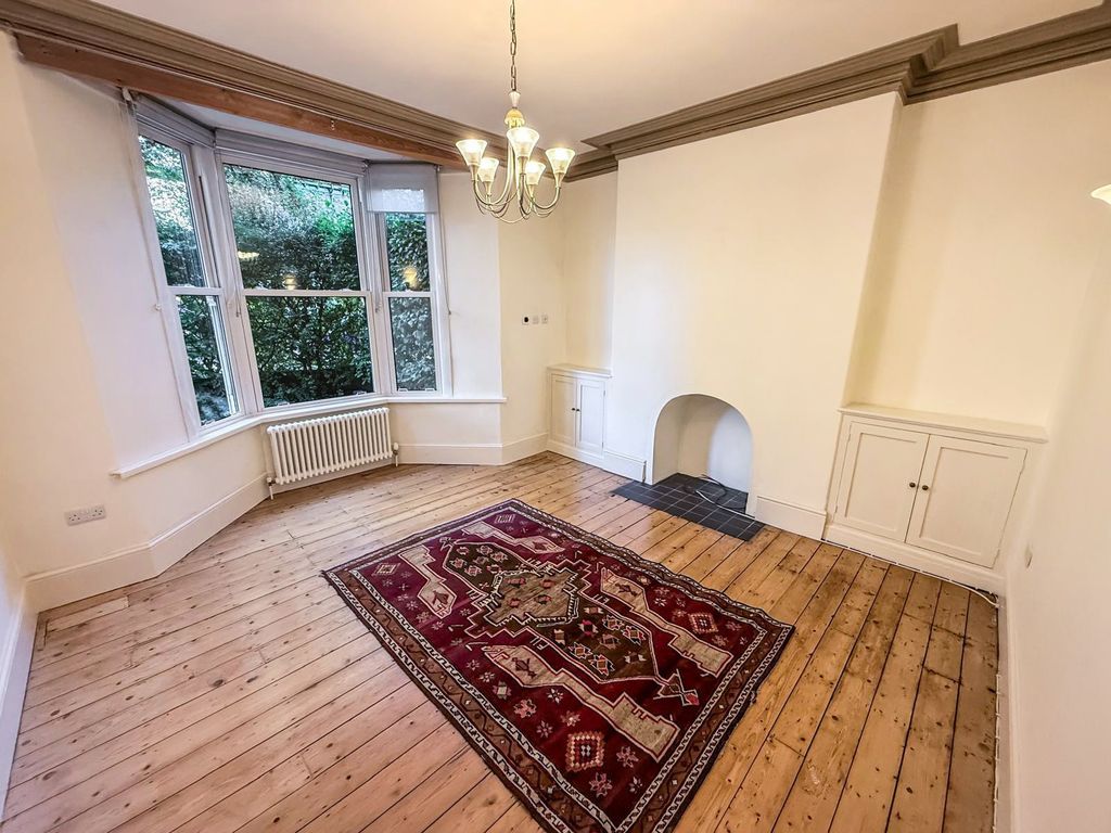 Property photo 2 of 26