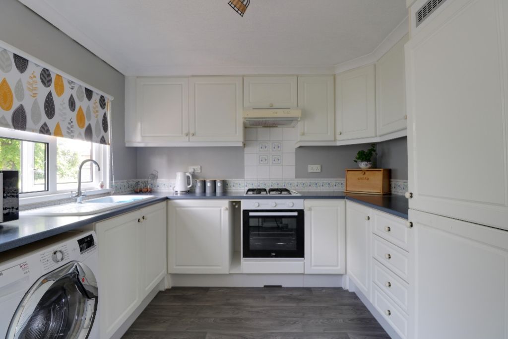 Property photo 2 of 14 Kitchen