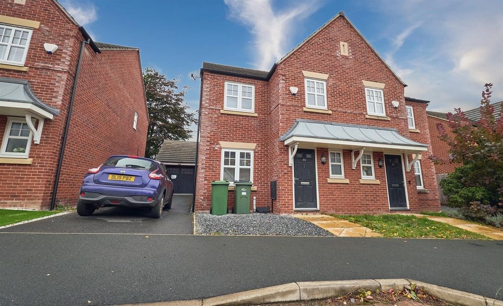 Property photo 1 of 14 Front.Jpg