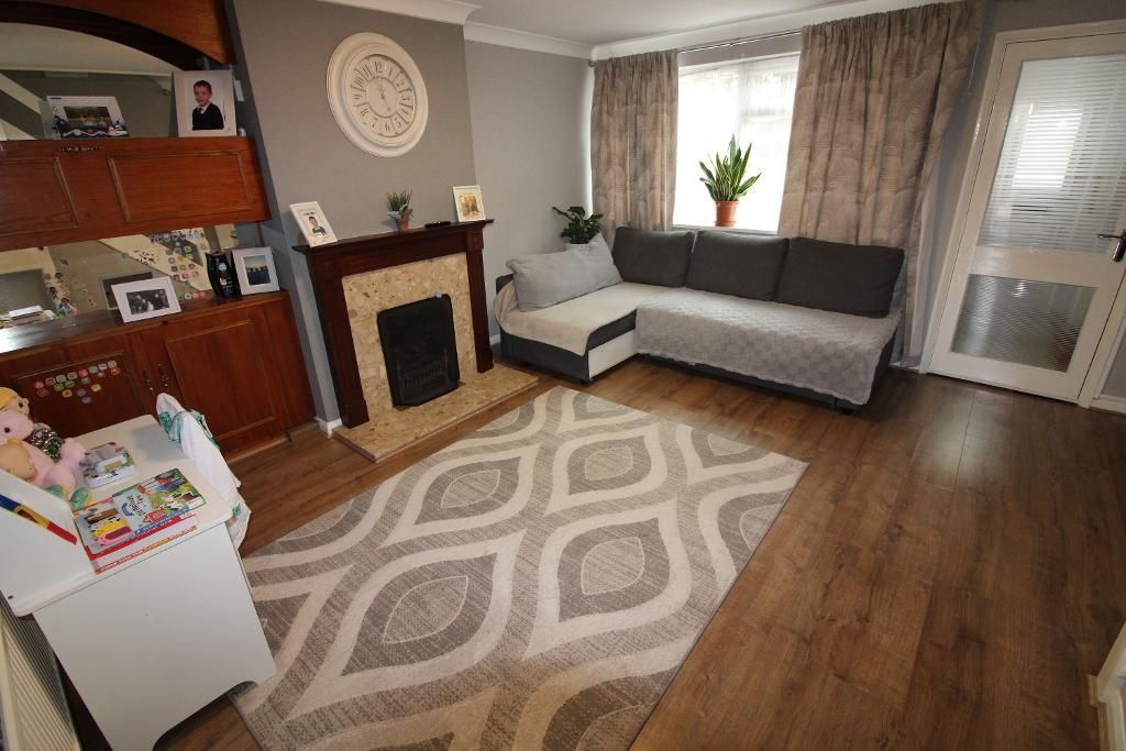 Property photo 3 of 12 Lounge