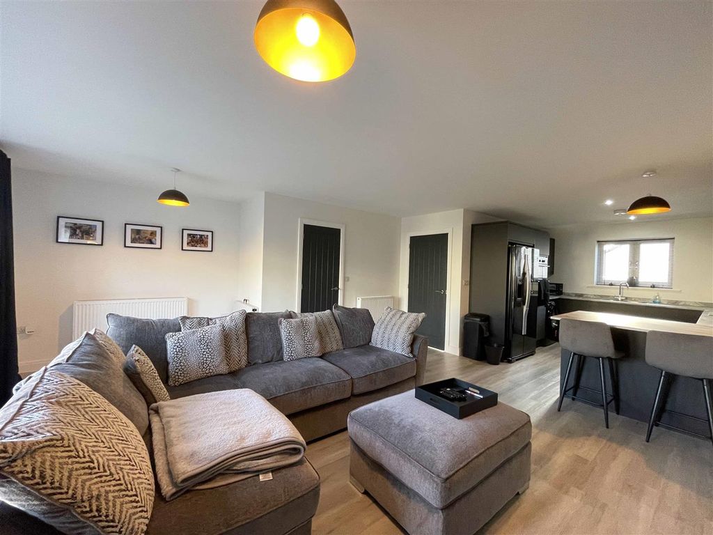 Property photo 2 of 17 Lilford Gardens 20A - Living Room 4.Jpg