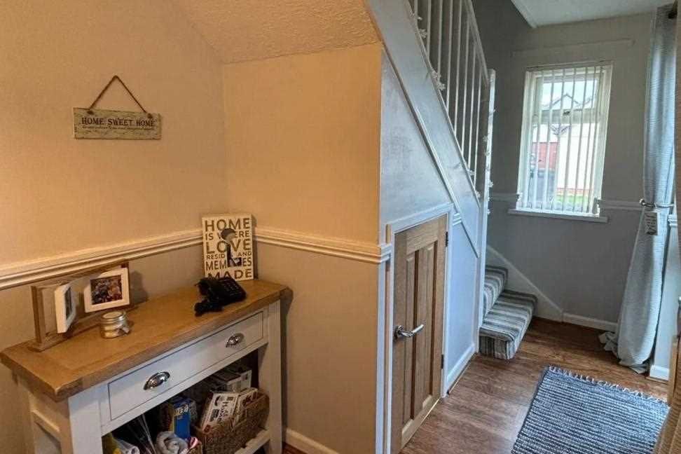 Property photo 2 of 12 Hallway