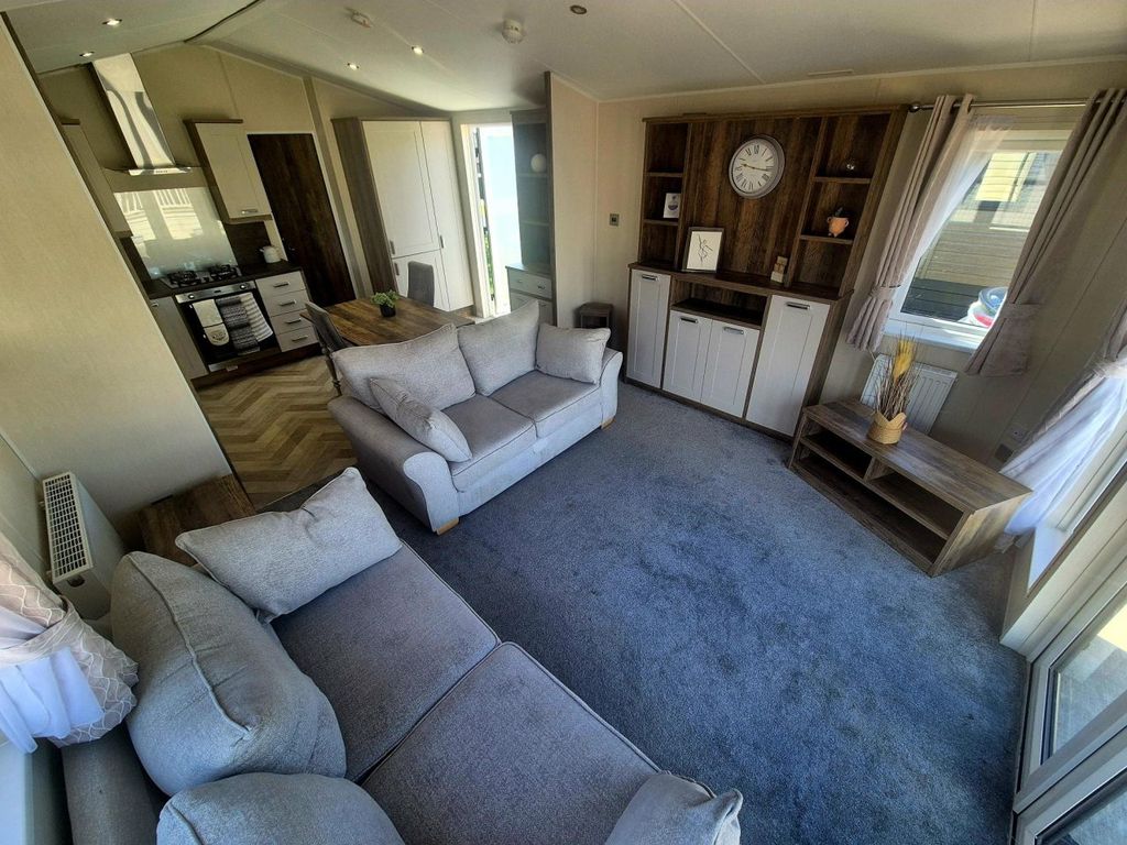 Property photo 2 of 7 Ea1061d4 2812 4E2d 82Ac 4c21Beed30Bb.Jpg