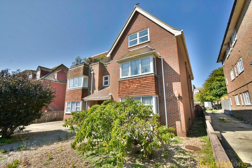 Property photo 2 of 14