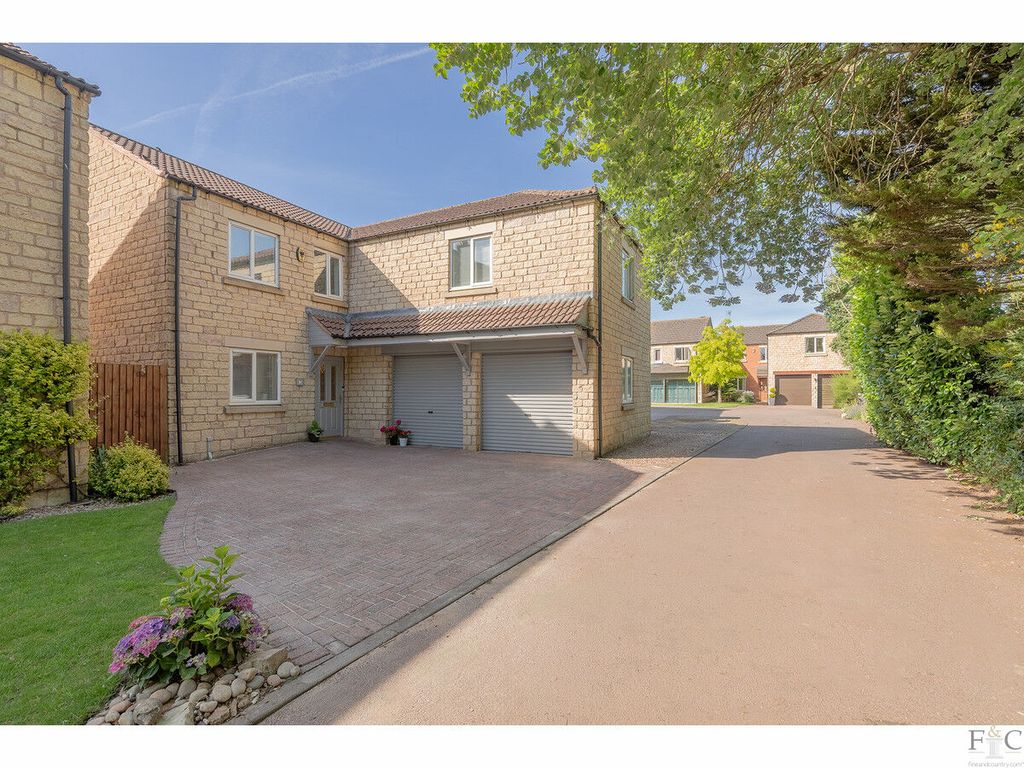 Property photo 1 of 30