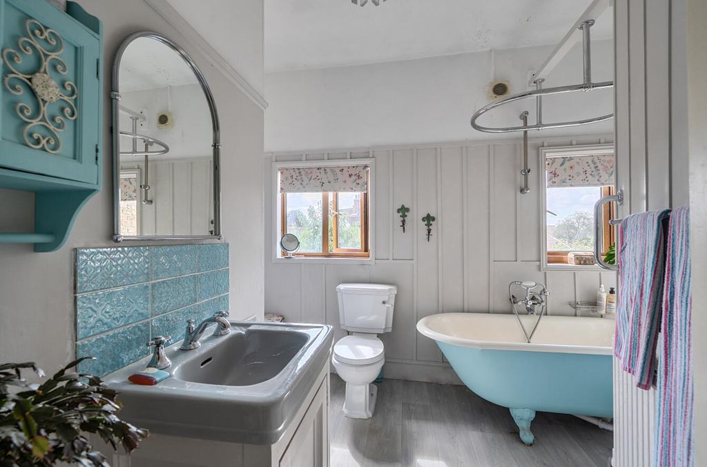 Property photo 2 of 24 1512183-21-6A8c2d1Ac87F8.Jpg