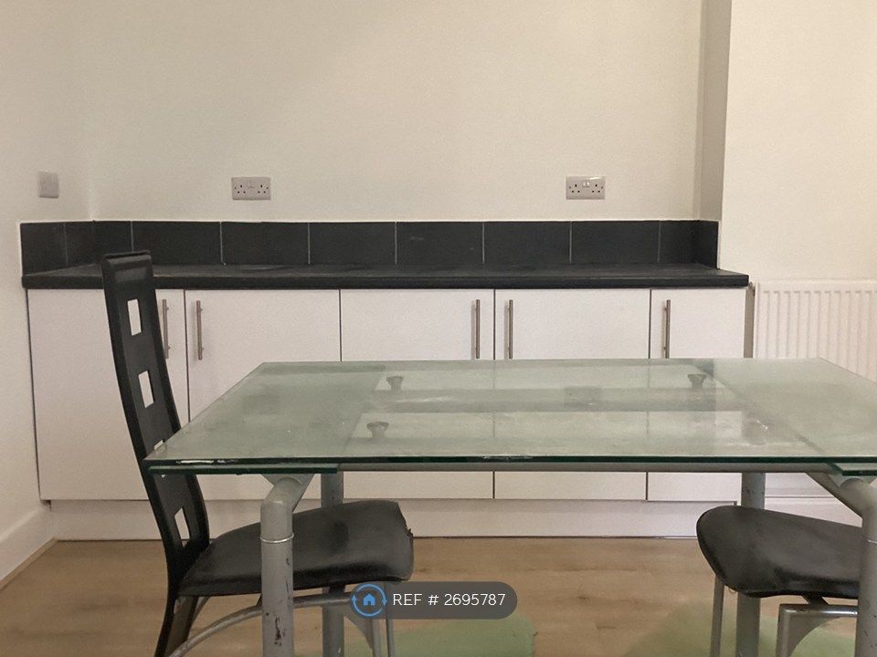 Property photo 3 of 10 Dining Area