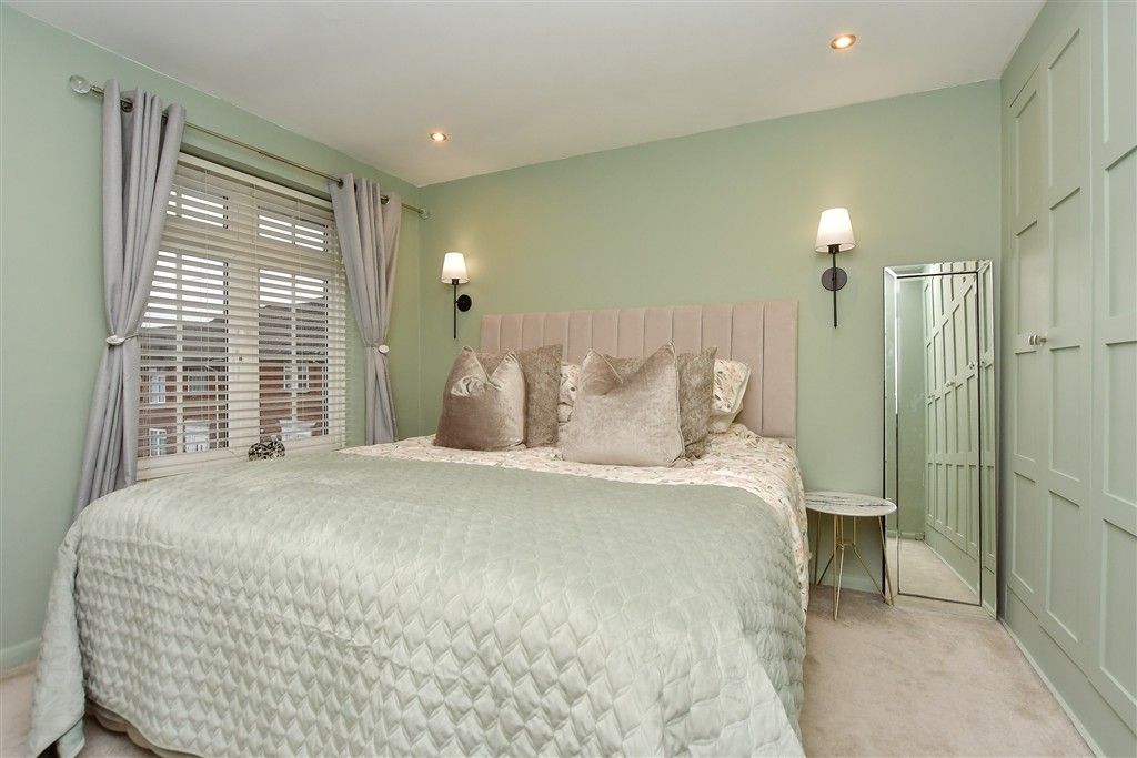 Property photo 3 of 17 Bedroom 1