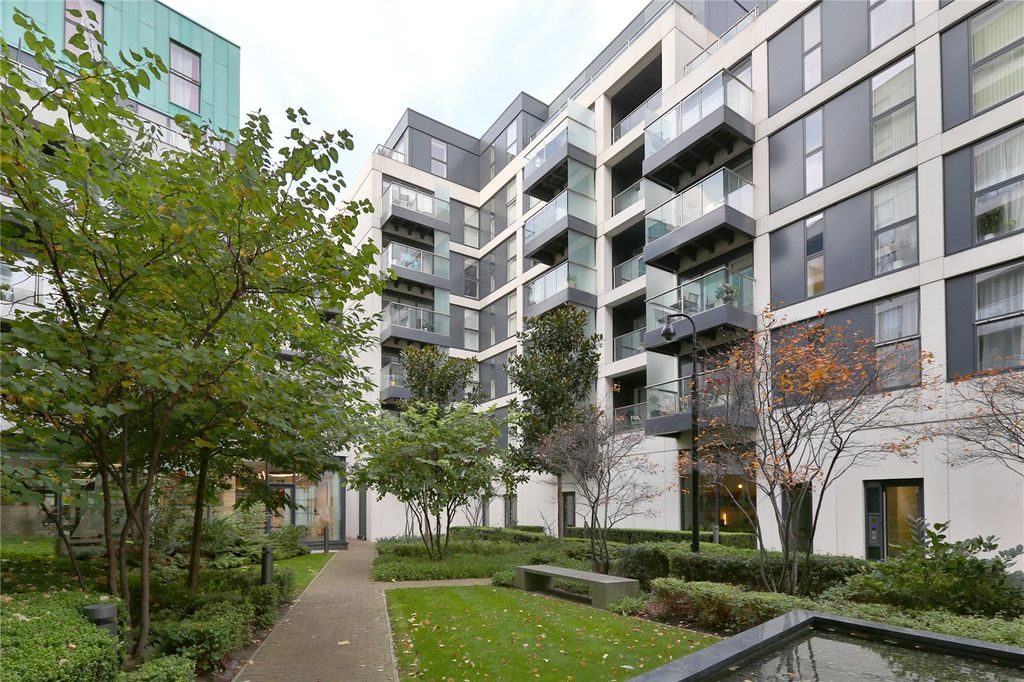 Property photo 2 of 10 External