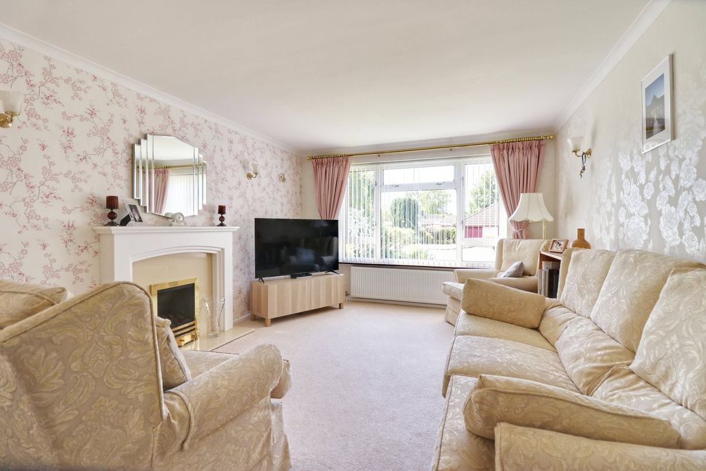 Property photo 3 of 17