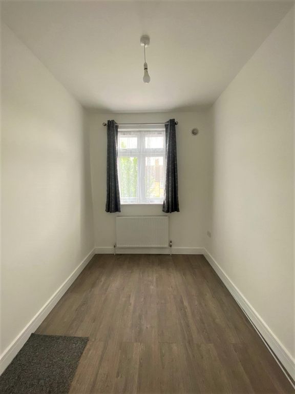 Property photo 1 of 2