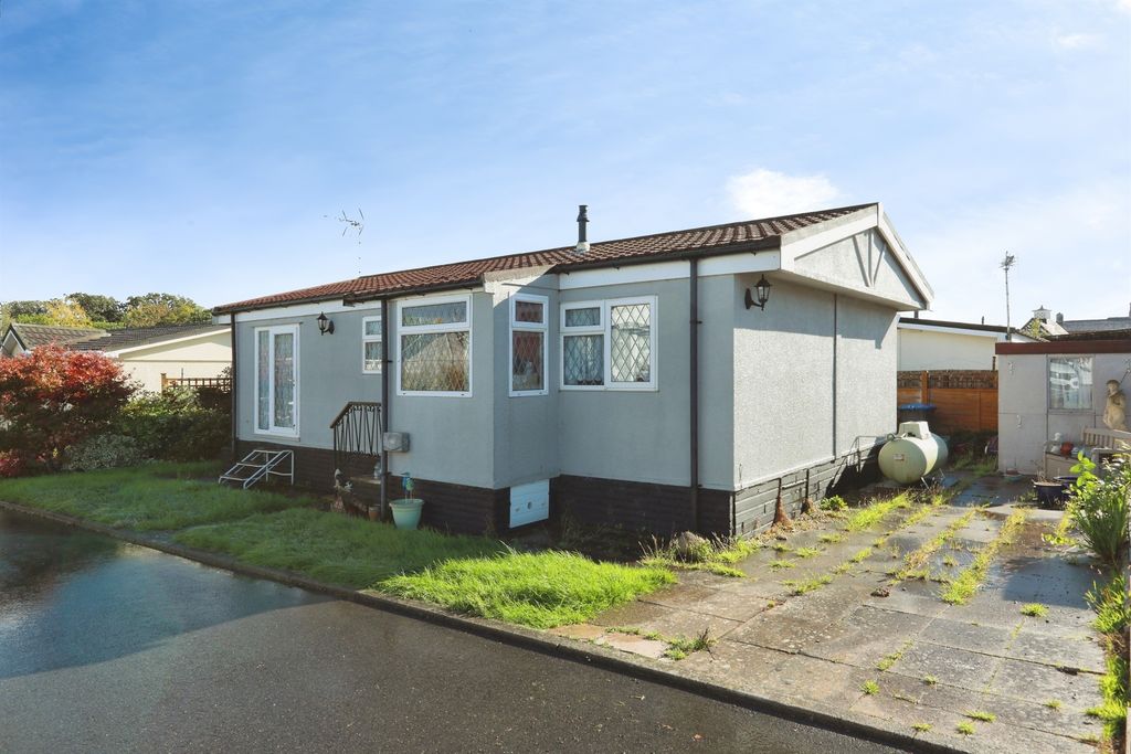 Property photo 2 of 24