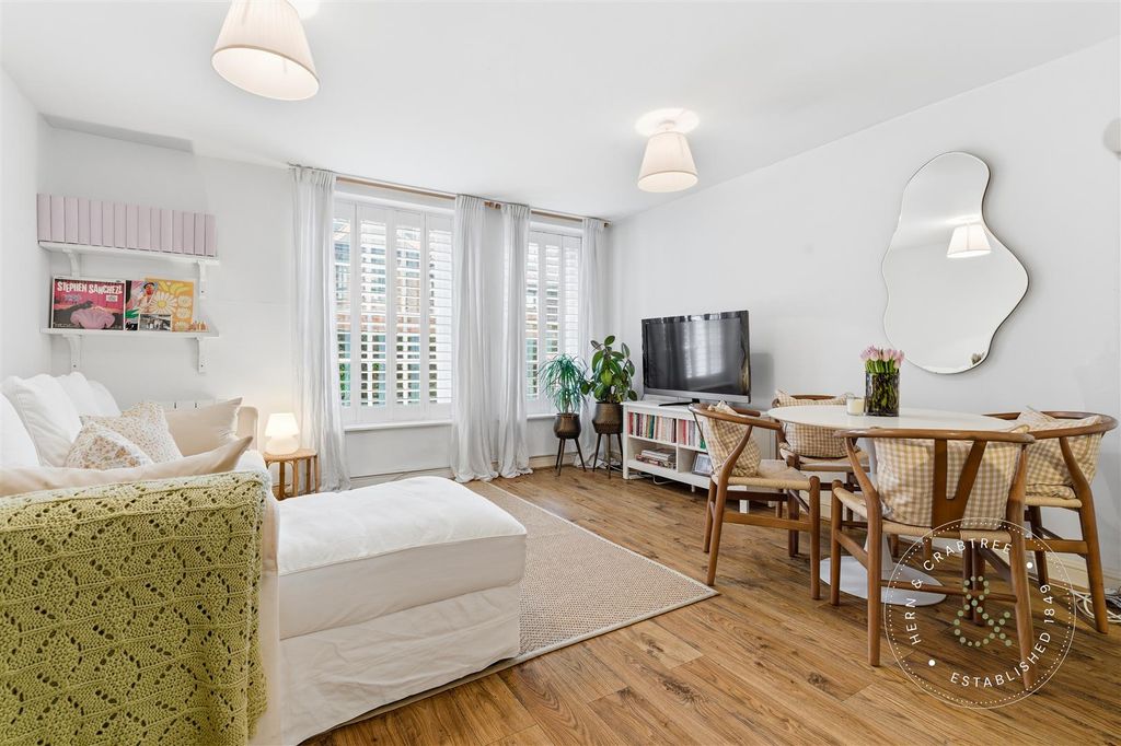 Property photo 3 of 22 Crossways House, Llandaff (17).Jpg