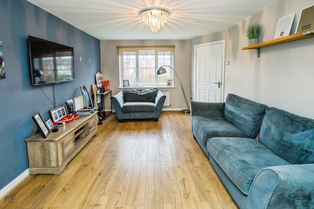 Property photo 2 of 19 Pbox-Img.Jpg