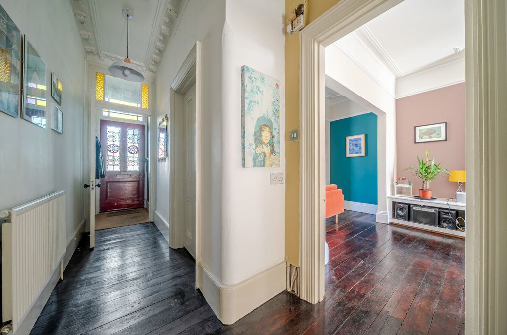 Property photo 2 of 14 1437959-19-69d4ee...