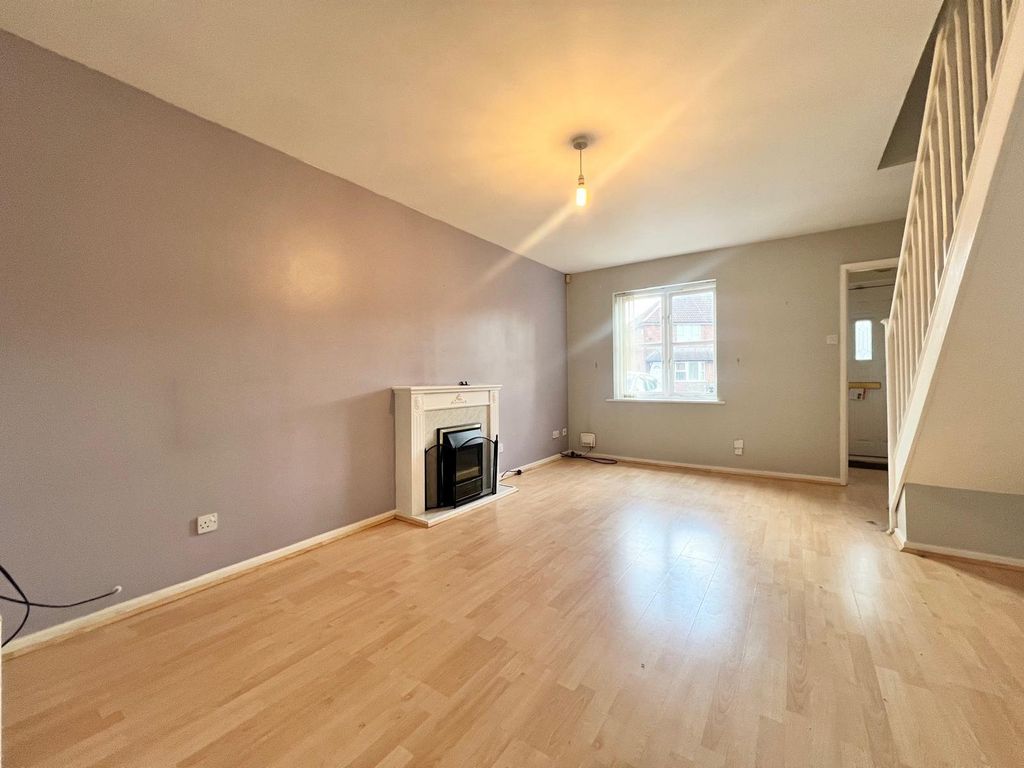 Property photo 2 of 8 Lounge