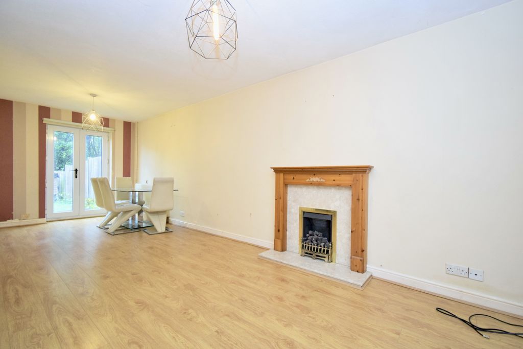 Property photo 2 of 12 Gallery