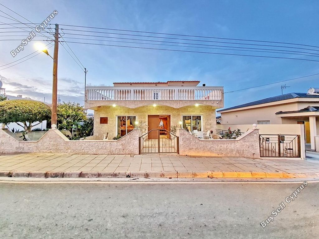 Property photo 1 of 36
