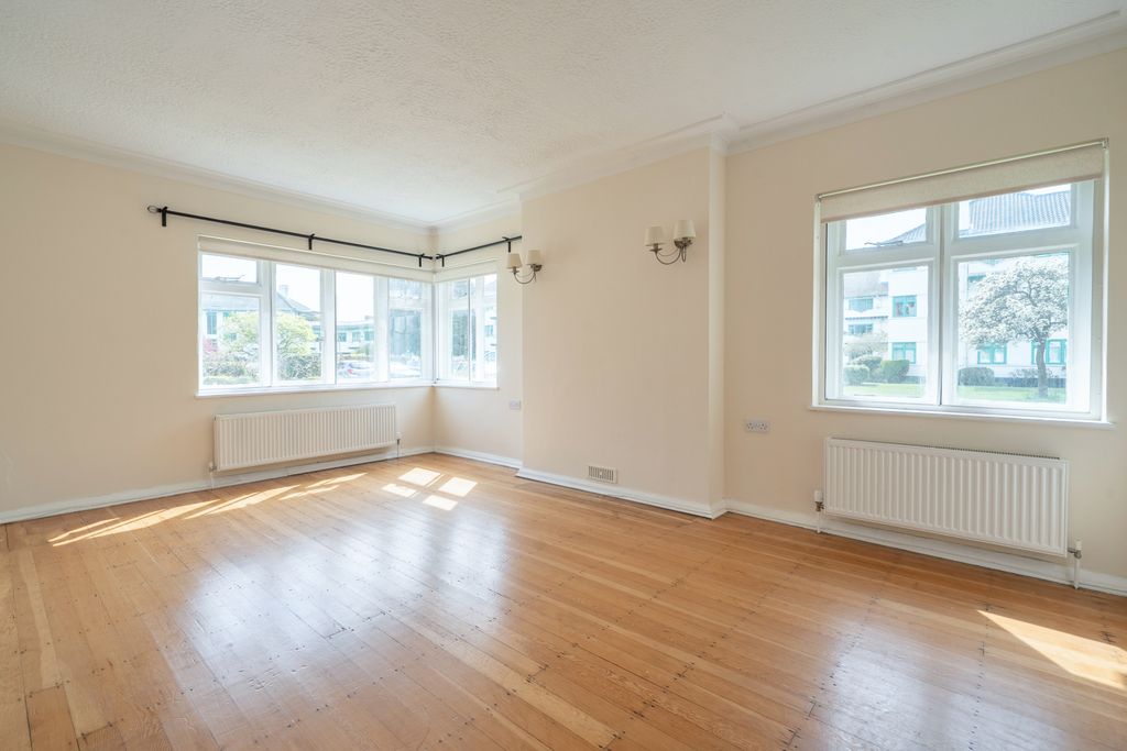 Property photo 2 of 24 Picture No. 14