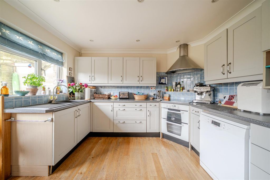 Property photo 2 of 20 1422504-16-69A991Badd804.Jpg