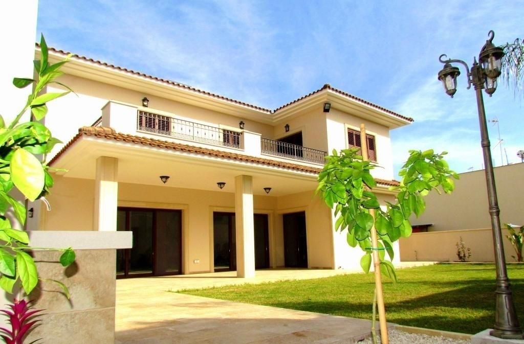 Property photo 1 of 27