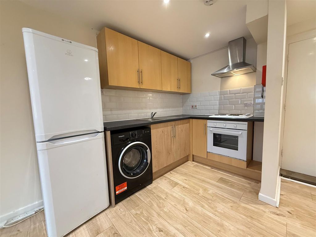 Property photo 1 of 6 Kitchen Shot.Jpg