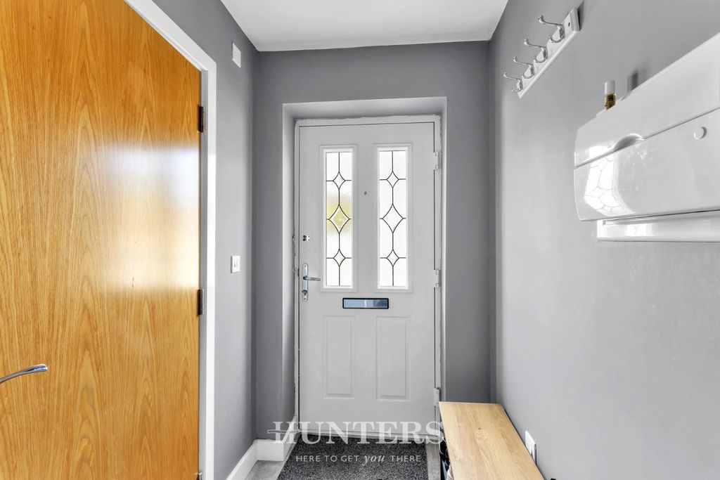 Property photo 3 of 20 Woburn Green (14).Jpg