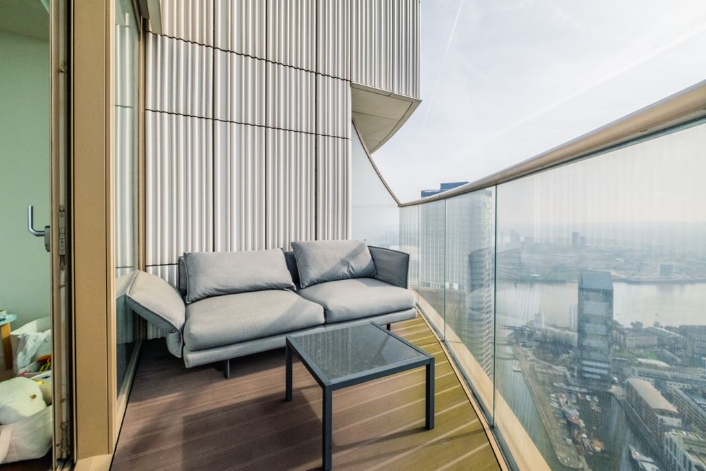 Property photo 2 of 23