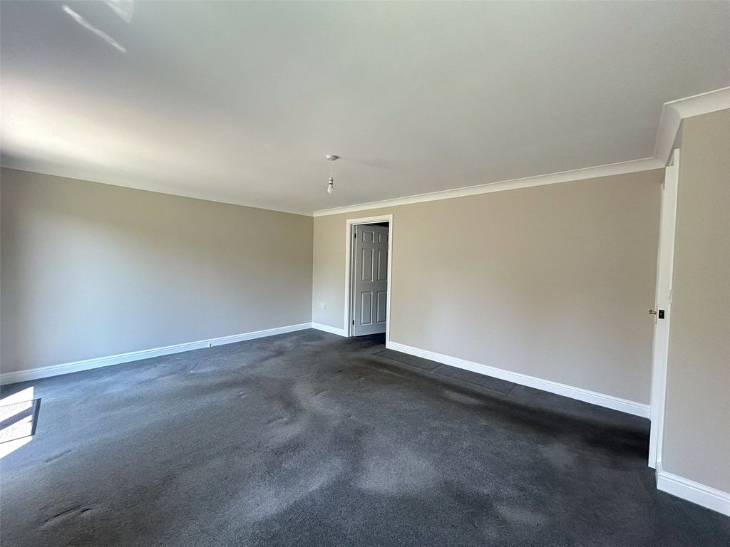 Property photo 3 of 14 Picture No. 05