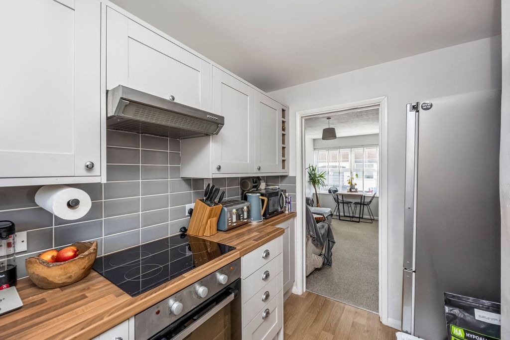 Property photo 2 of 14