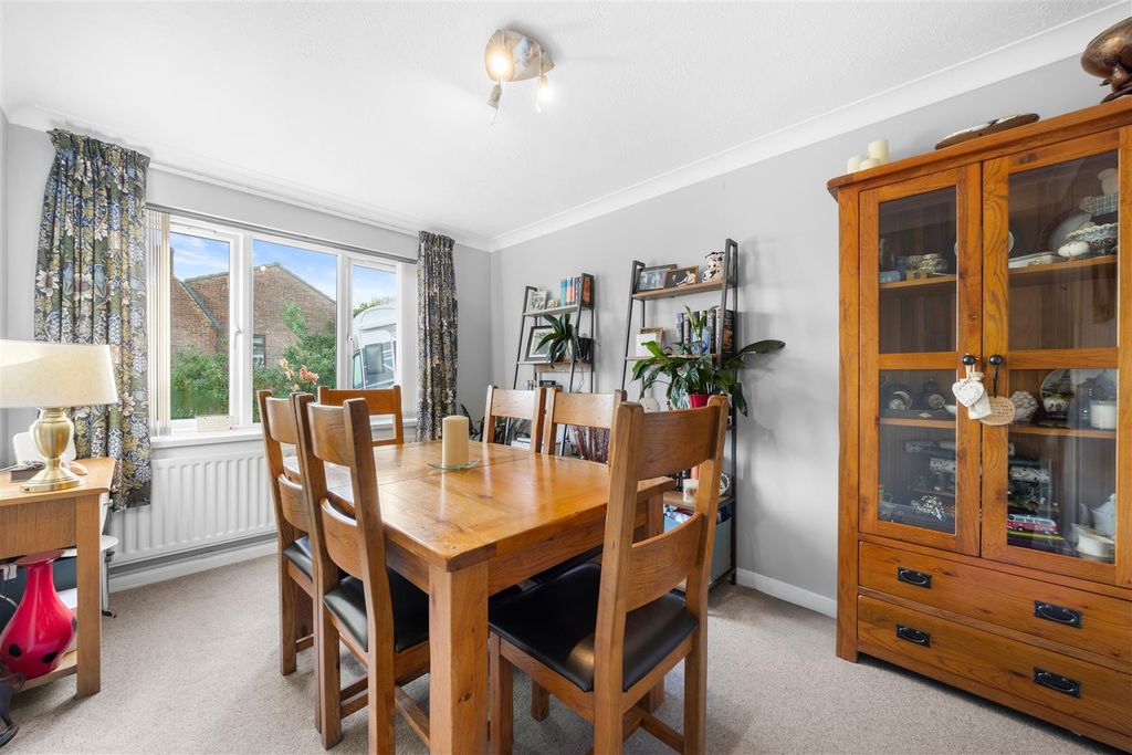 Property photo 3 of 23 Dining Room