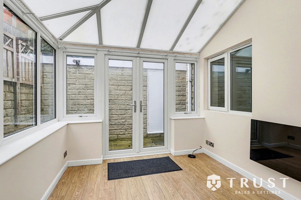 Property photo 3 of 30