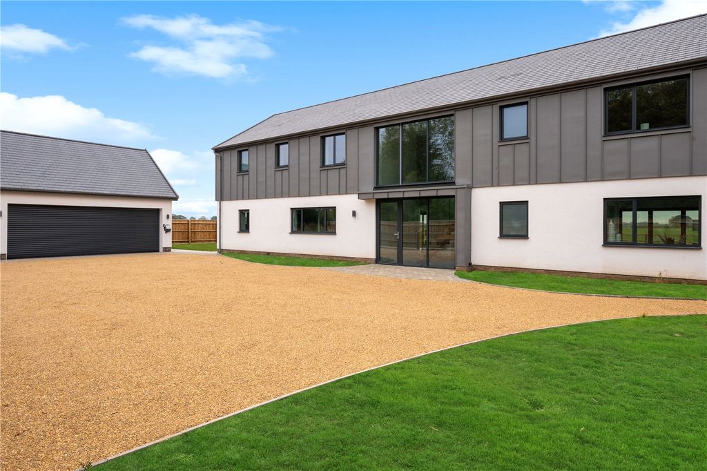 Property photo 1 of 25 Picture No. 57