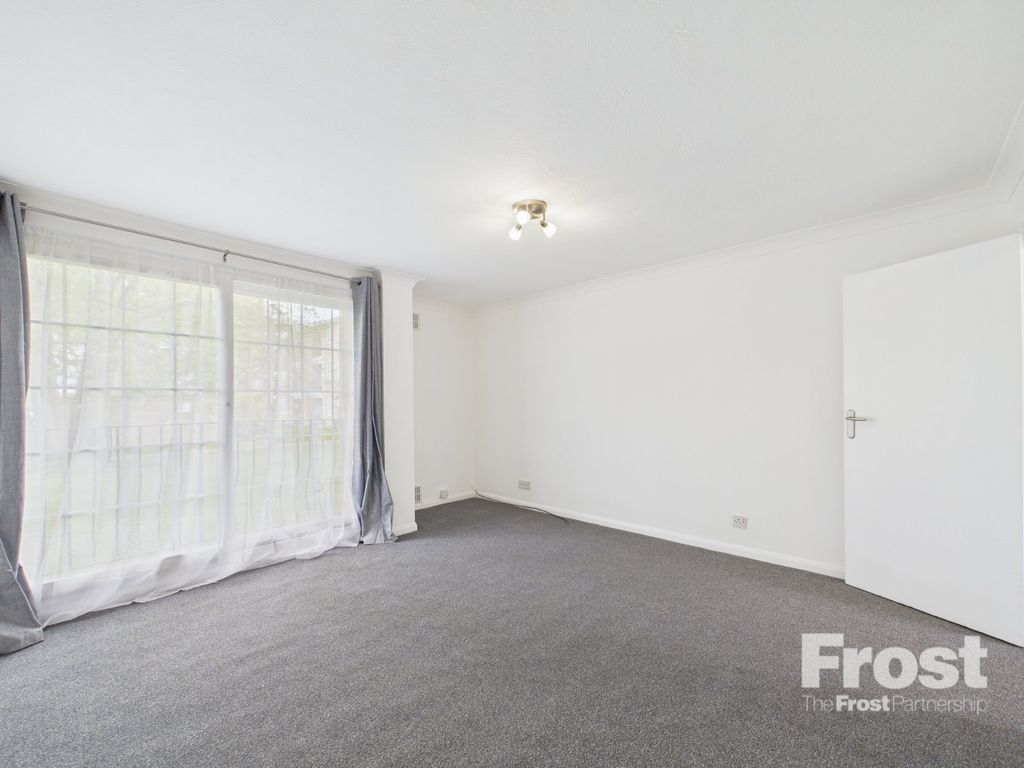 Property photo 2 of 12 Living Room