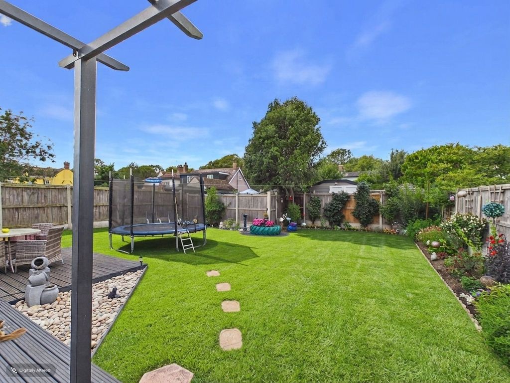 Property photo 3 of 9