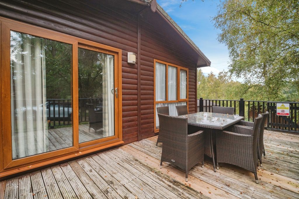 Property photo 2 of 17 Photo