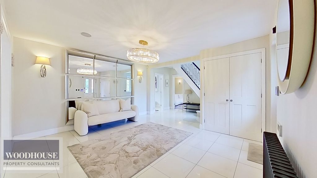 Property photo 2 of 48