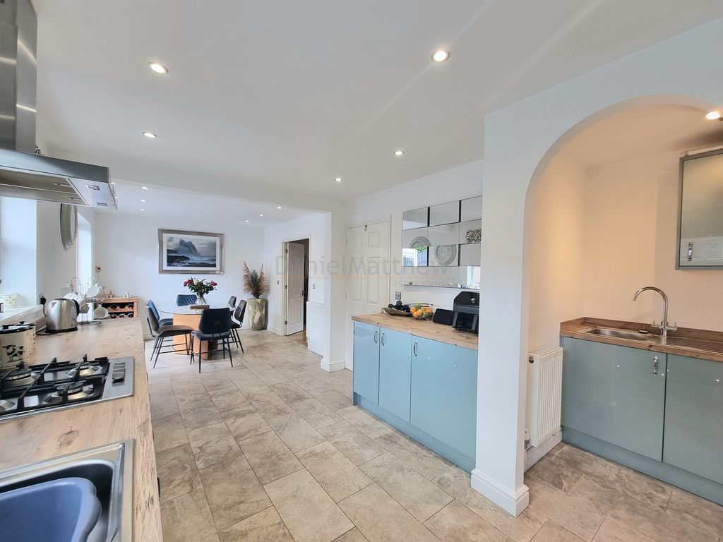 Property photo 3 of 31 Kitchen-Diner-Family Room