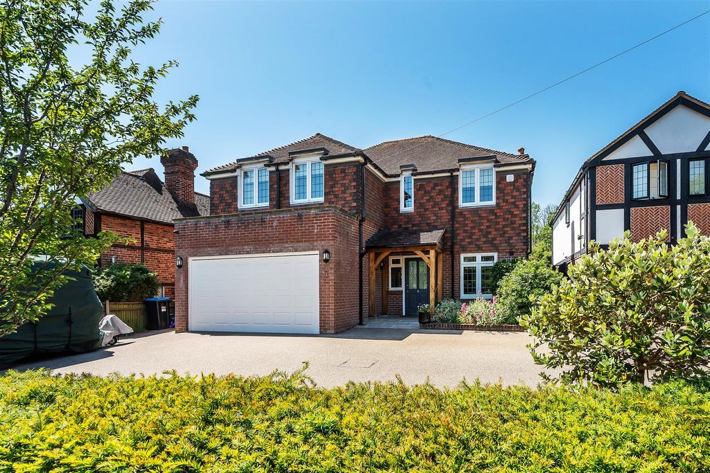 Property photo 1 of 41 15-Chalkpit-Lane-42.Jpg