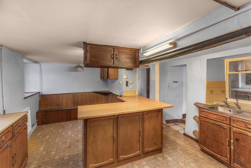 Property photo 3 of 13 2 Royal Oak Lane, Middleton Cheney-12.Jpg