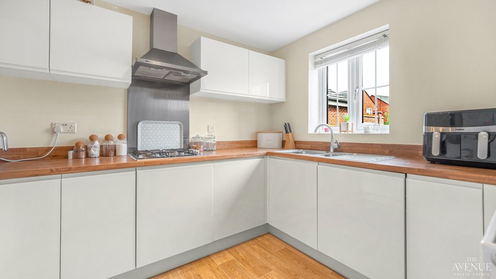 Property photo 3 of 20 5097976