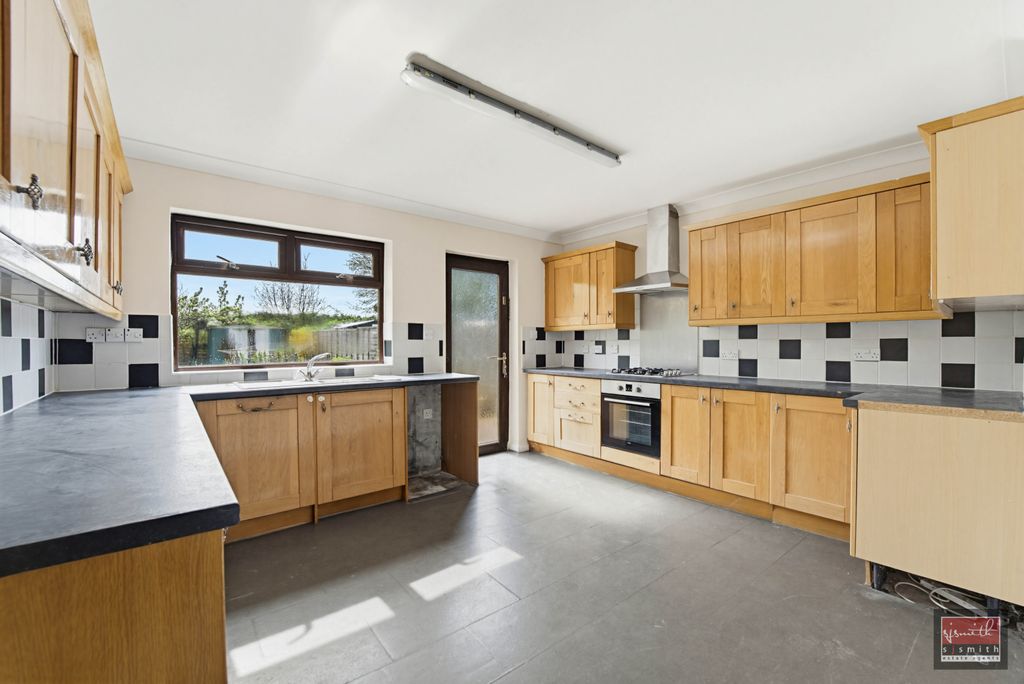 Property photo 2 of 16 Dsc05754