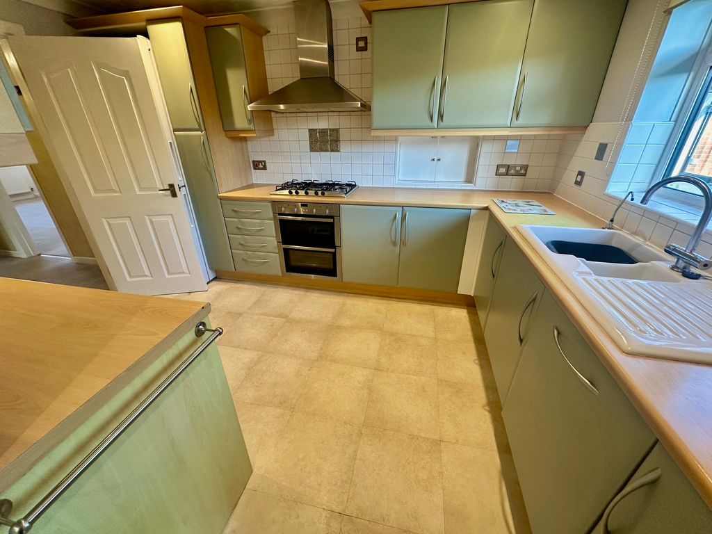 Property photo 3 of 27 Image