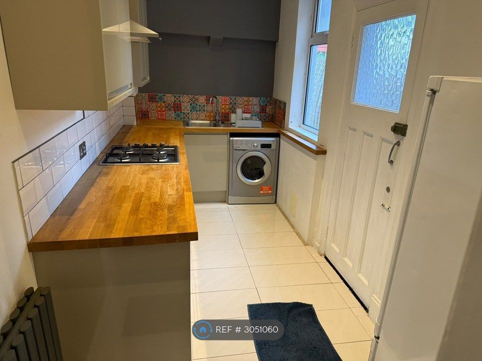 Property photo 1 of 28 Kitchen