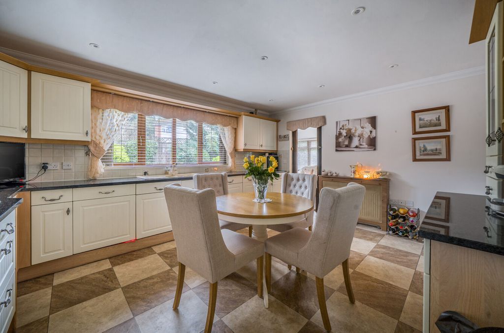 Property photo 2 of 18 1396092-6-69667d1...