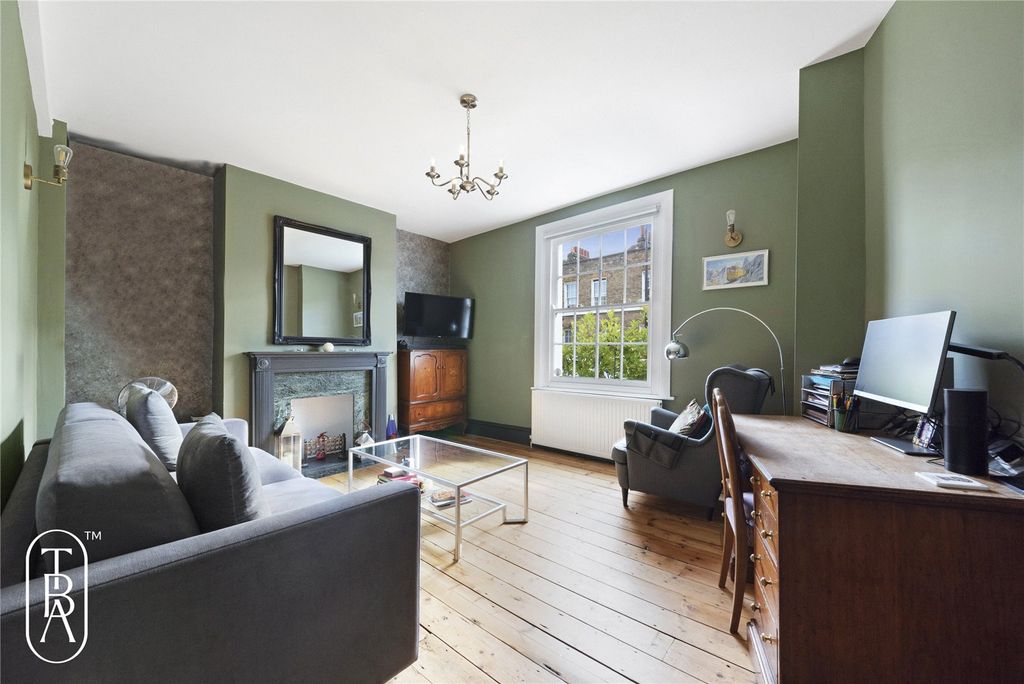 Property photo 2 of 41 Picture No. 03