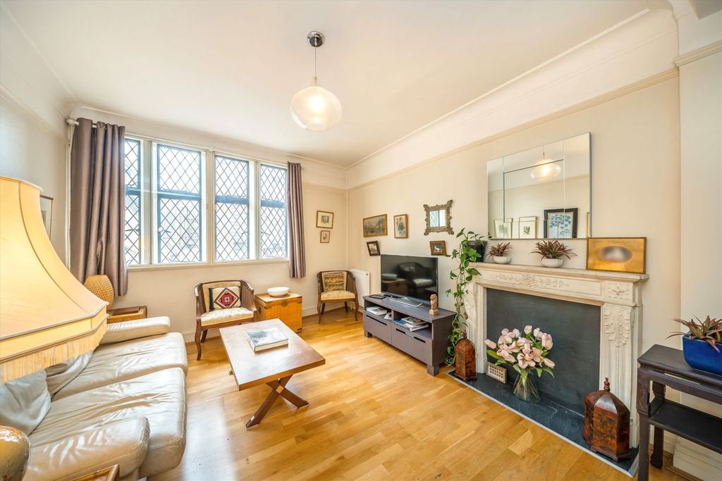 Property photo 2 of 9