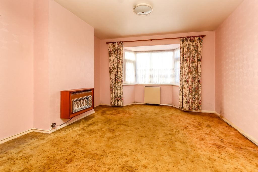 Property photo 2 of 9 Lounge